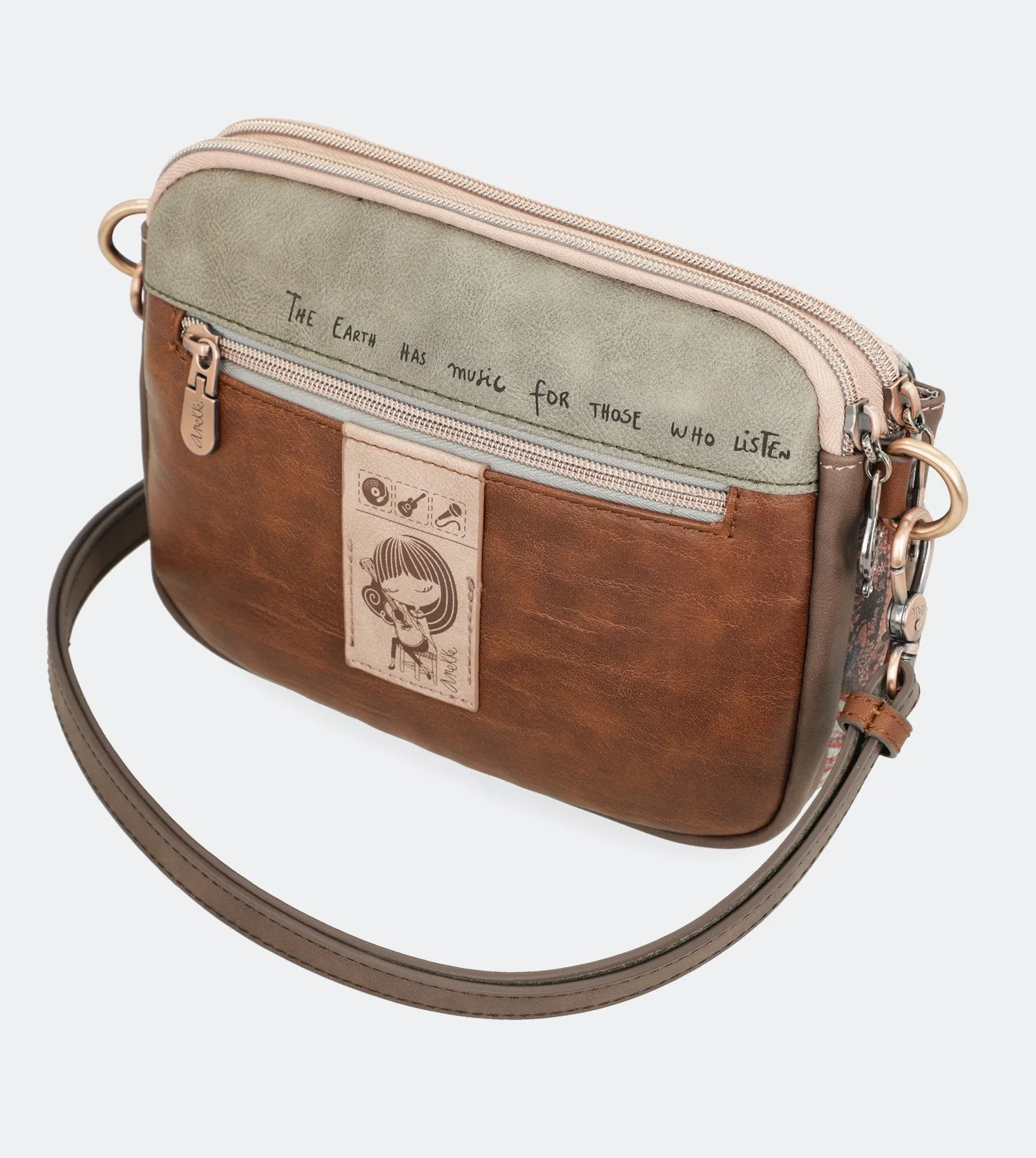 Ixchel Crossbody bag with a zip and a flap